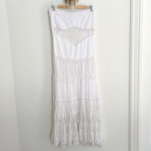 ARDEN B. White Maxi Dress Size Medium